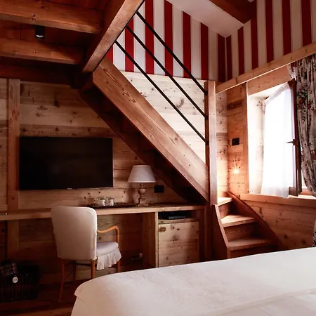 Auberge De La Maison Courmayeur Exterior photo