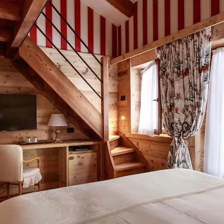 Auberge De La Maison Courmayeur Exterior photo