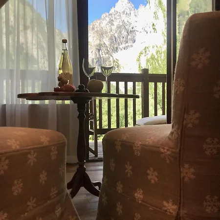 Auberge De La Maison Courmayeur Exterior photo