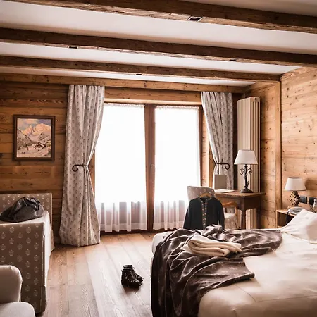 Auberge De La Maison Courmayeur Exterior photo