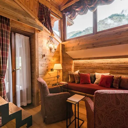 Auberge De La Maison Courmayeur Exterior photo