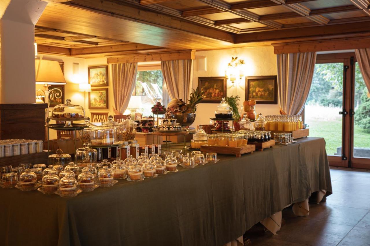 De La Maison Hotel