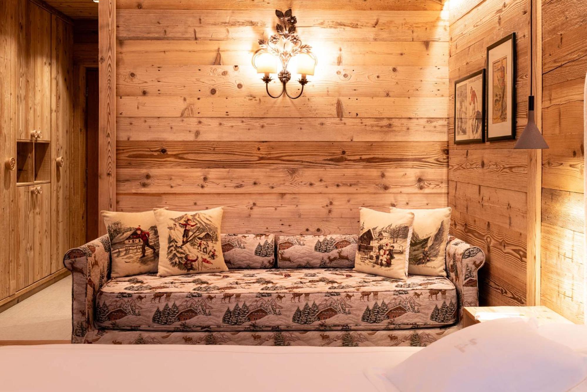 De La Maison Hotel